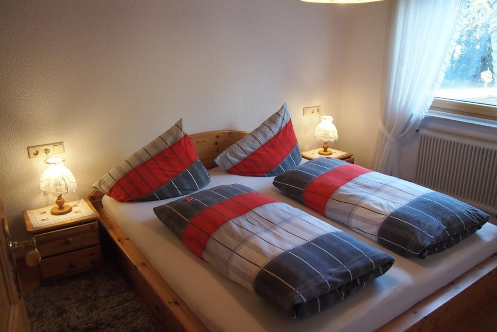 Apartamento Haus Bergwelt Grän Habitación foto
