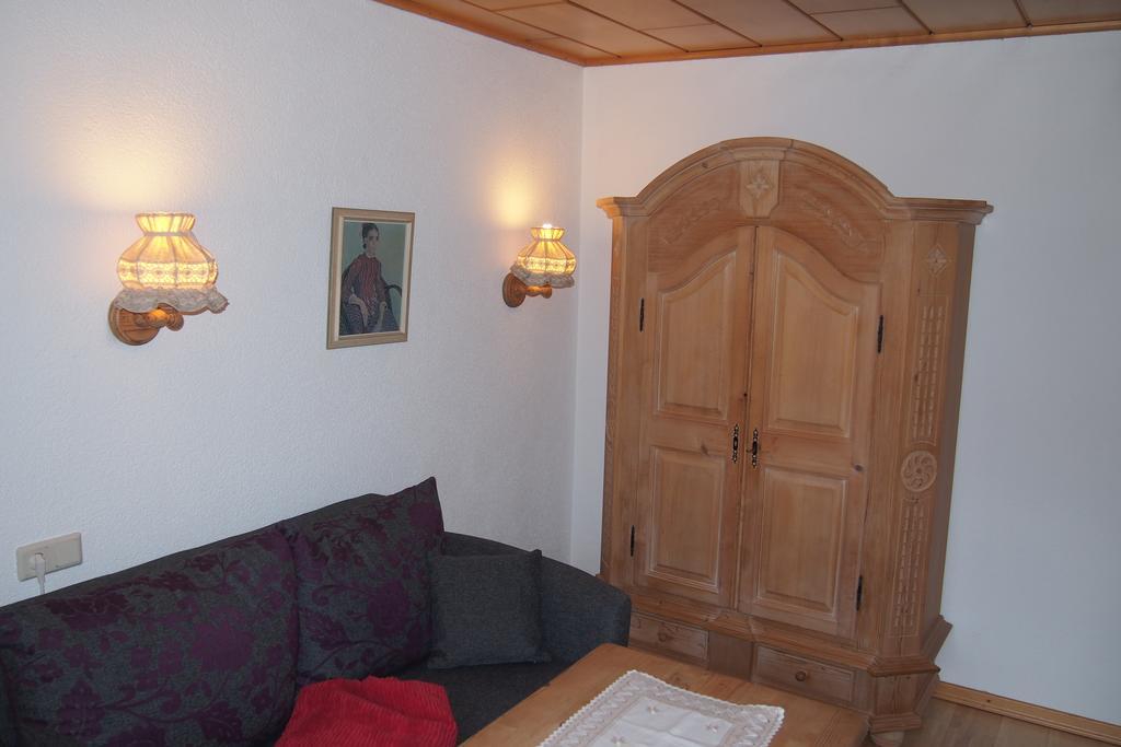 Apartamento Haus Bergwelt Grän Exterior foto