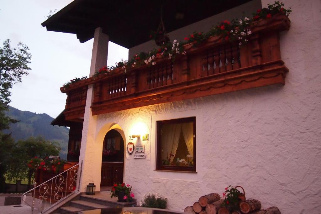 Apartamento Haus Bergwelt Grän Exterior foto